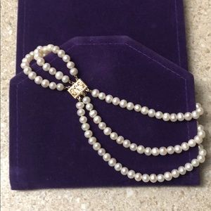 White Pearls 3 Strings Necklace